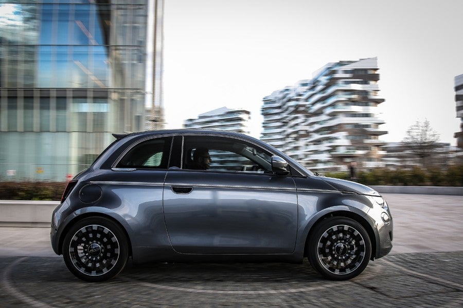 El Fiat 500e echará a rodar el próximo 4 de julio.