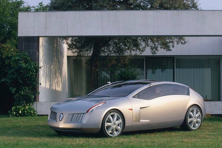 Esta berlina deportiva con línea coupé equipaba un motor V8 de 4,5 litros.