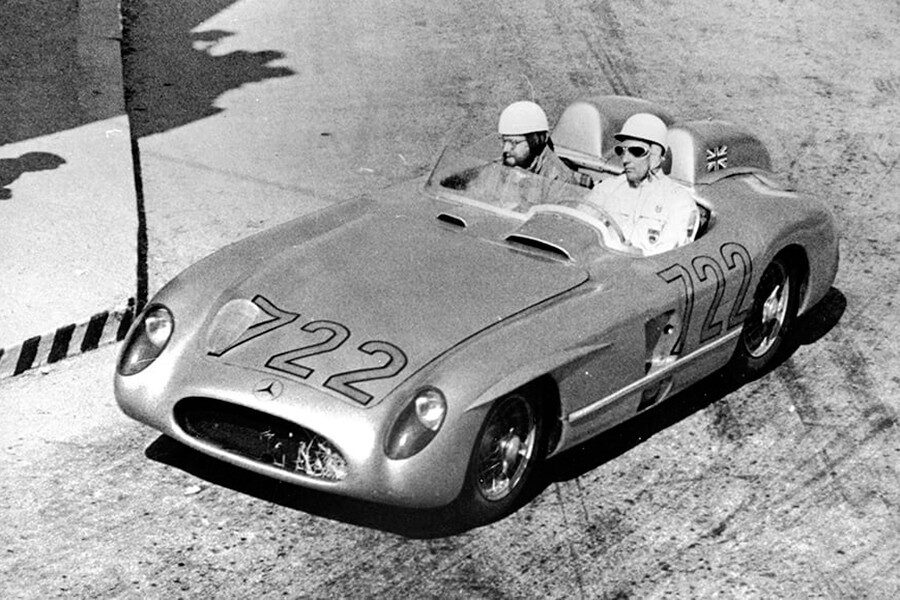 Stirling Moss arrasó en las Mille Miglia de 1955