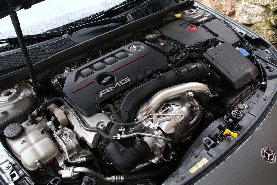 El 2.0 Turbo de cuatro cilindros general 306 CV y 400 Nm de par.