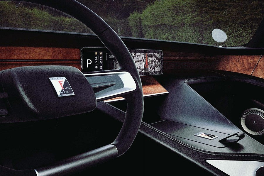 El interior también está inspirado en el del Facel Vega HK500