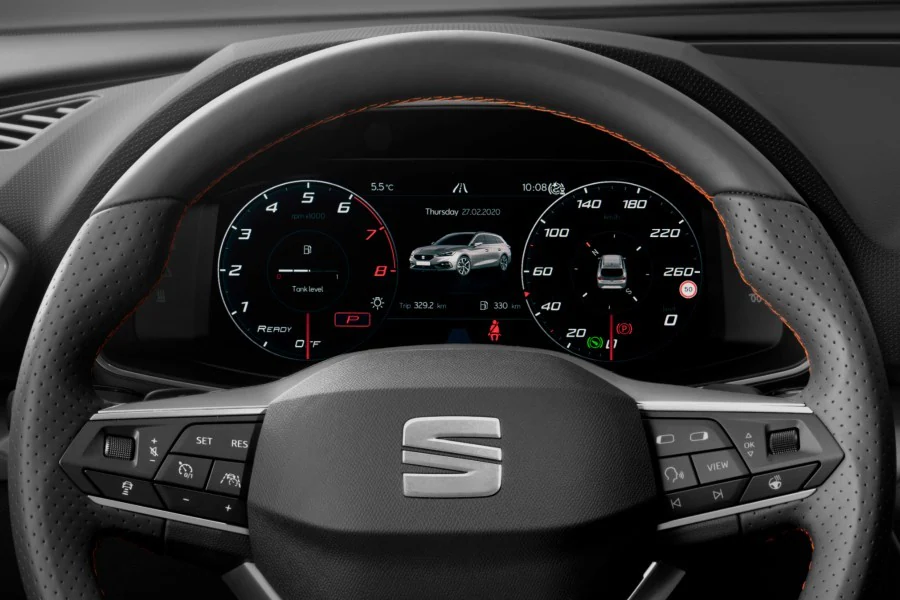 Primera prueba del nuevo SEAT León 2020 interior.