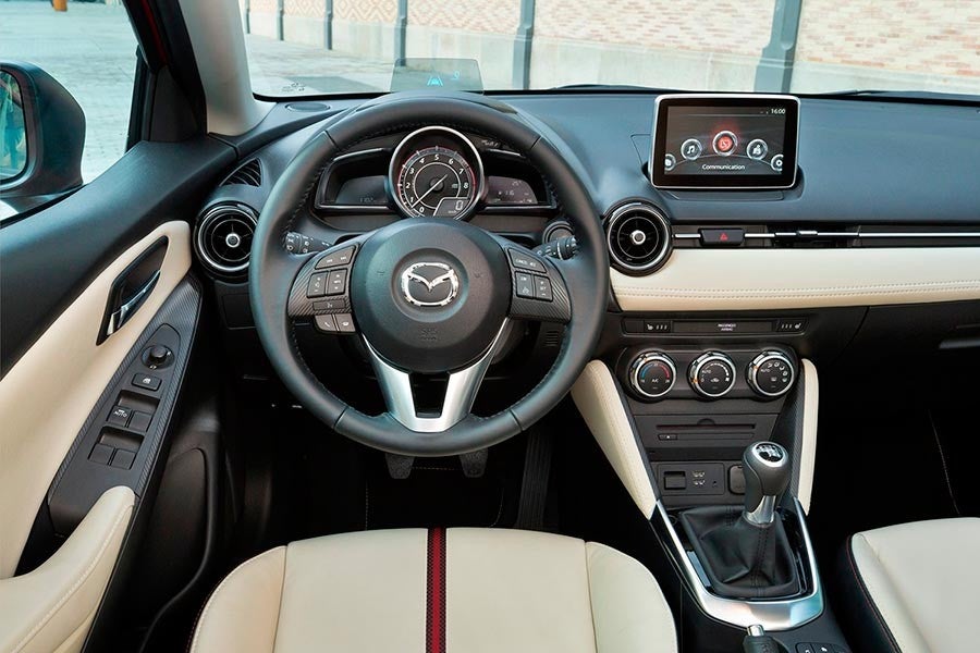 Buena factura la del interior del Mazda 2