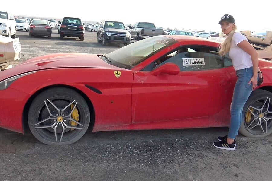 La youtuber Supercar Blondie se topa con un Ferrari California T casi intacto
