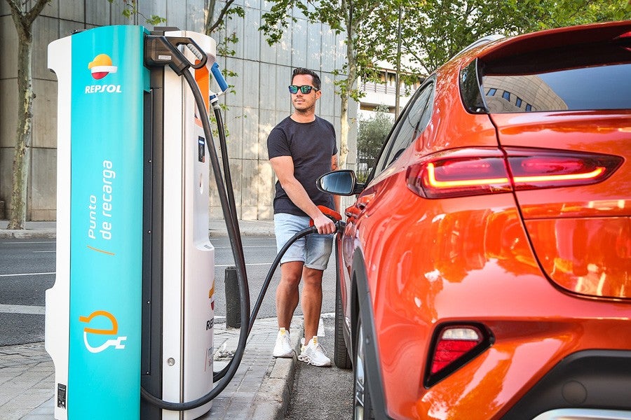 La carga máxima que admite es de 3,3 kW.