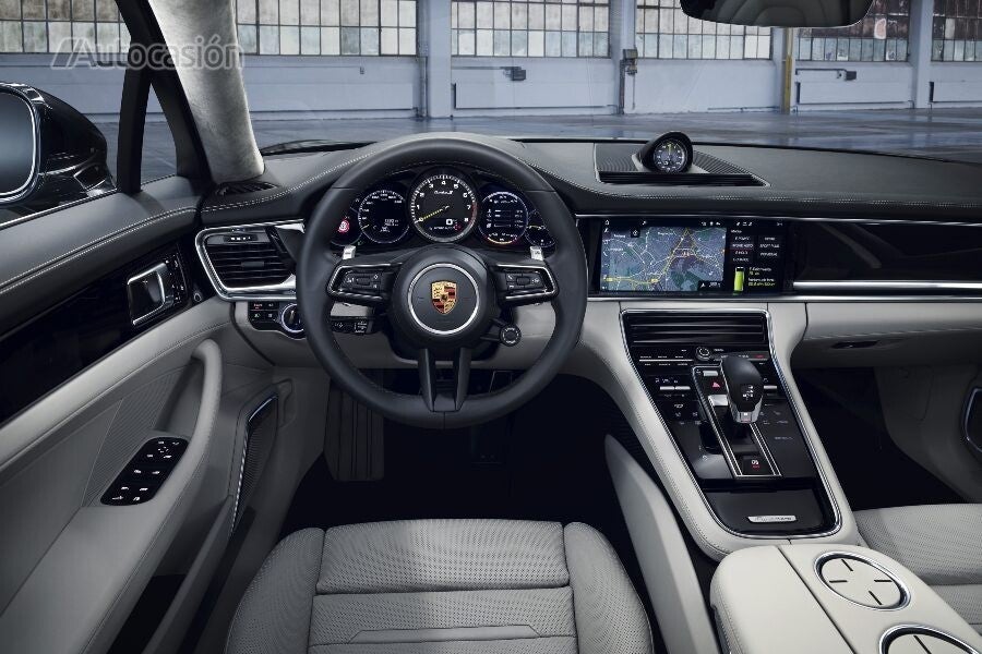 Porsche Panamera 2021