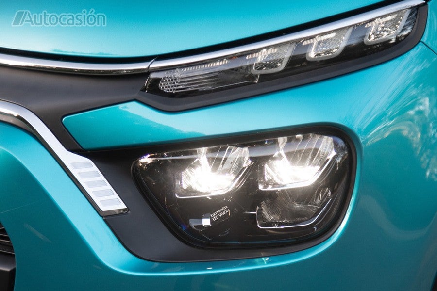 Los acabados más altos pueden incorporar faros LED.