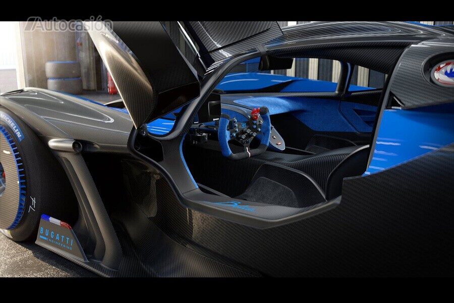 El interior mantiene la esencia de los modelos Bugatti.