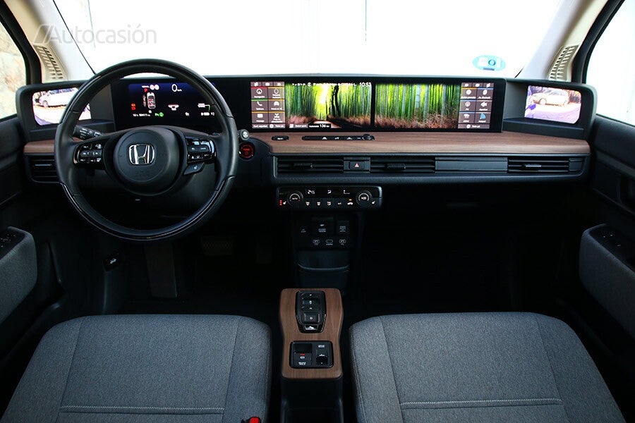 El interior del Honda e resulta futurista.
