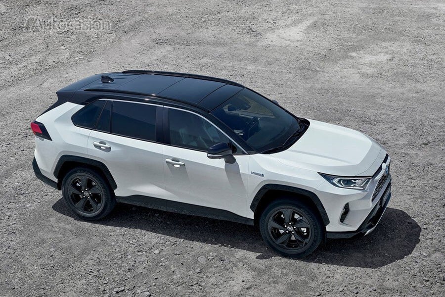 Fue de los primeros SUV compactos en incorporar la hibridación.