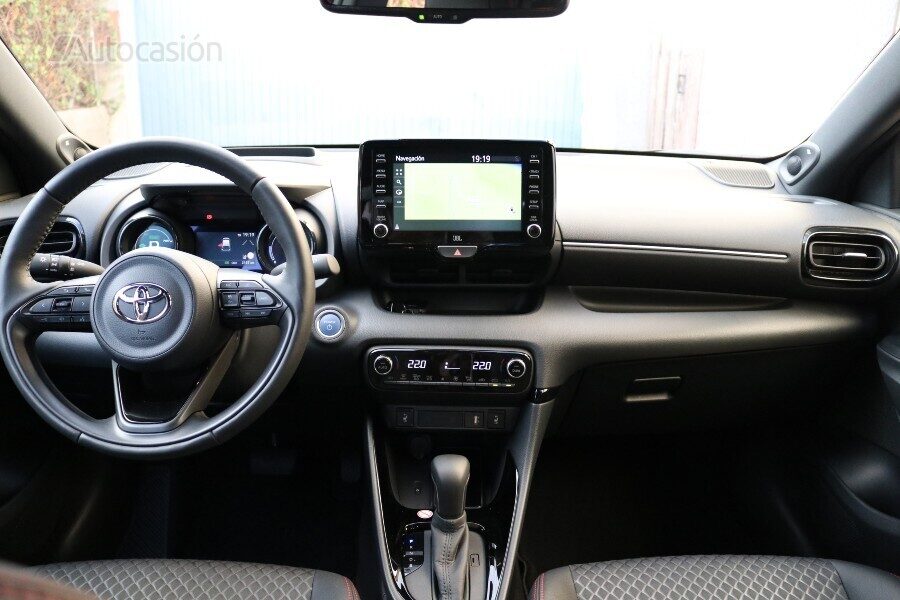 Videoprueba del Toyota Yaris Hybrid 2021 interior