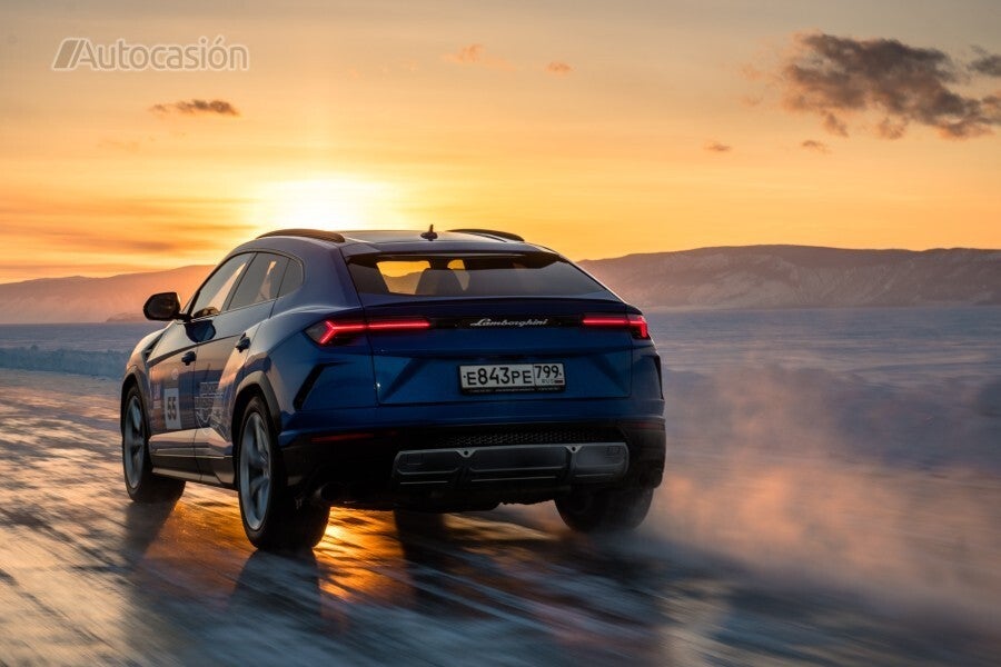 El Lamborghini Urus bate un récord de velocidad sobre hielo