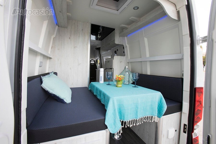 La estancia trasera puede ser un salón o un dormitorio.