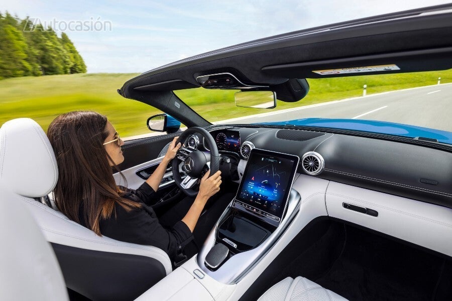 Mercedes AMG SL 2021 interior