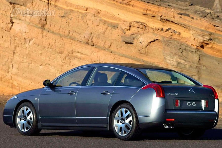 El confort de marcha del Citroën C6 era excepcional gracias a la suspensión hidroneumática.