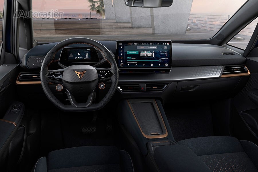 En las versiones e-Boost el volante incluye comando satélite.