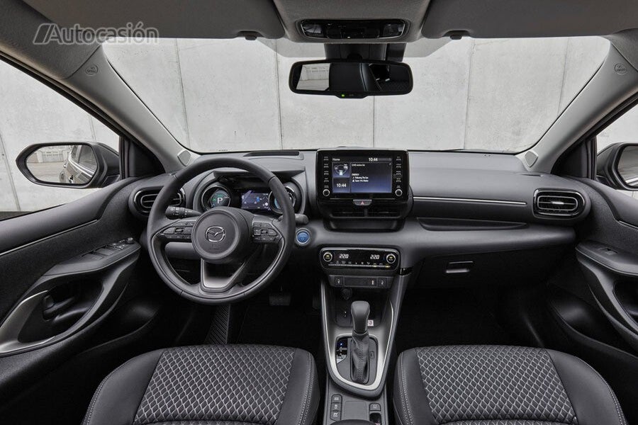 El habitáculo es igual al del Yaris.