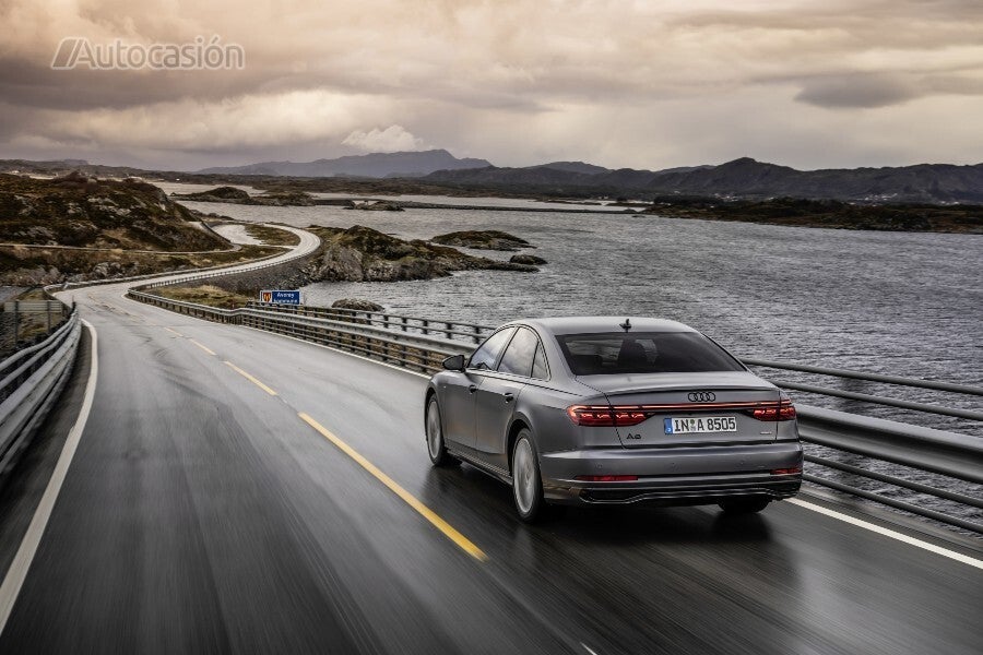 Audi A8 TFSIe híbrido enchufable 2022 exterior.
