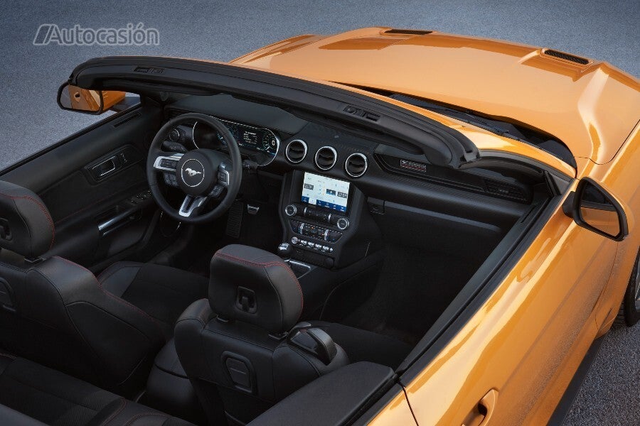 Ford Mustang California Special interior