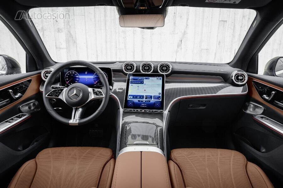 Mercedes GLC 2023 interior