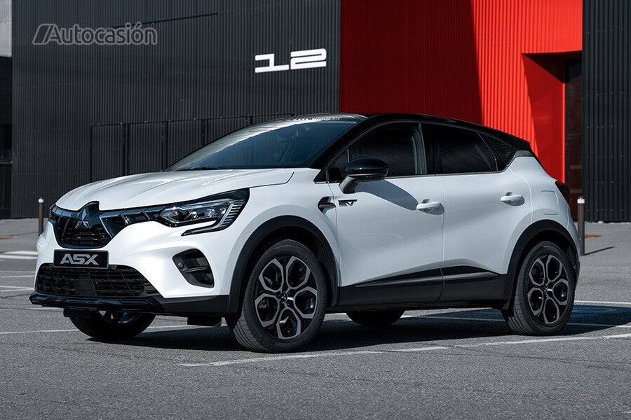 Tiene las mismas formas exteriores que el Captur. Mide 4,21 metros de largo.