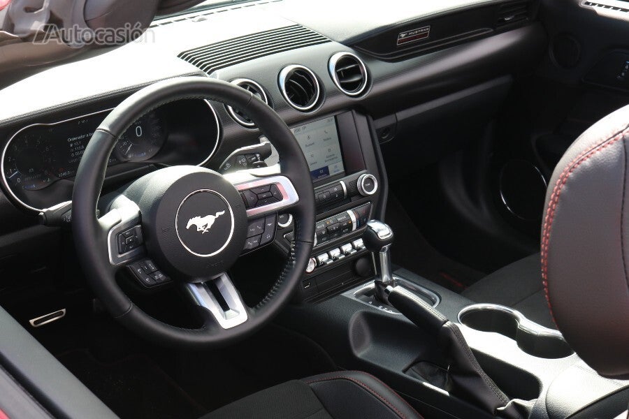 Ford Mustang California Special 2022 interior