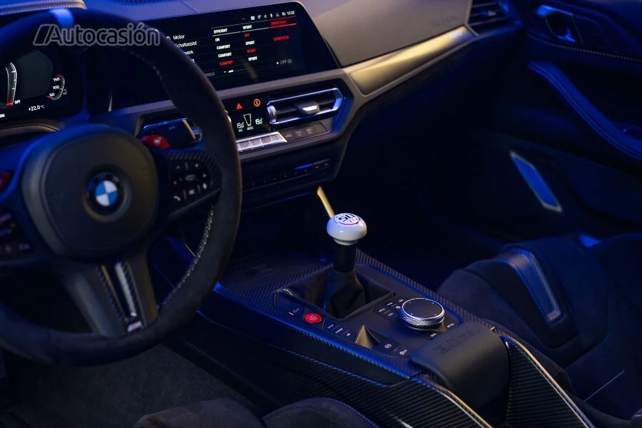 BMW 3.0 CSL 2022 interior