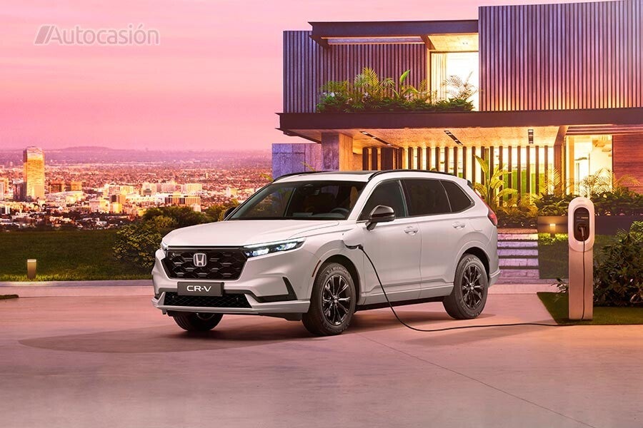 The new Honda CR-V PHEV offers up to 82 kilometers of autonomy in 100% electric mode.