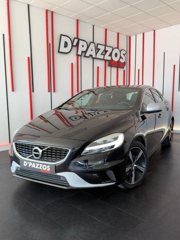 VOLVO V40 V40 D2 R-Design Momentum 120