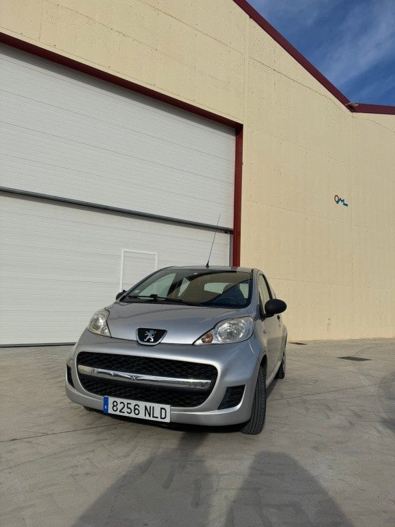 PEUGEOT 107 107 1.0i Urban