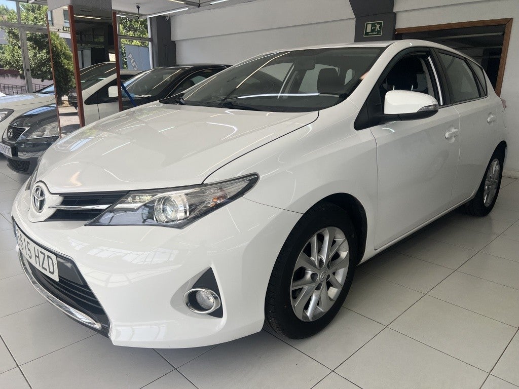 TOYOTA Auris Auris 130 Business