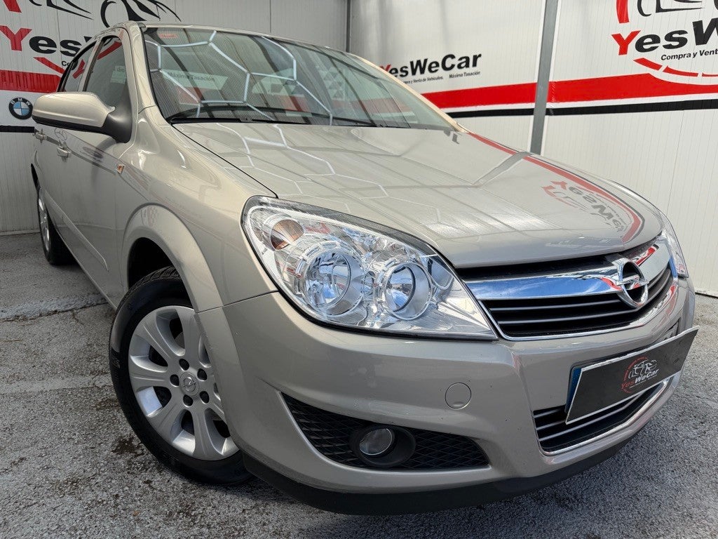 OPEL Astra Astra Sedán 1.6 Enjoy