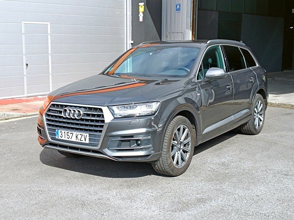 AUDI Q7 Q7 3.0TDI ultra quattro tiptronic 160kW