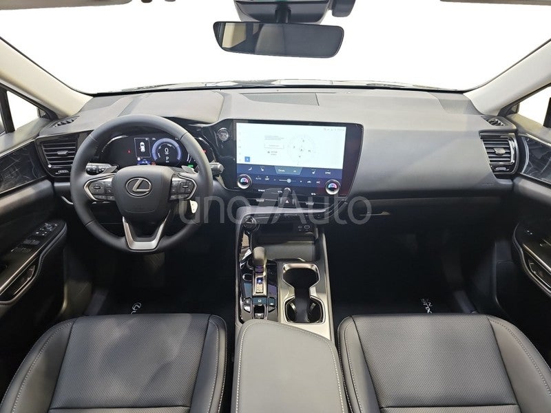 NX 450h+ Premium+ 4WD