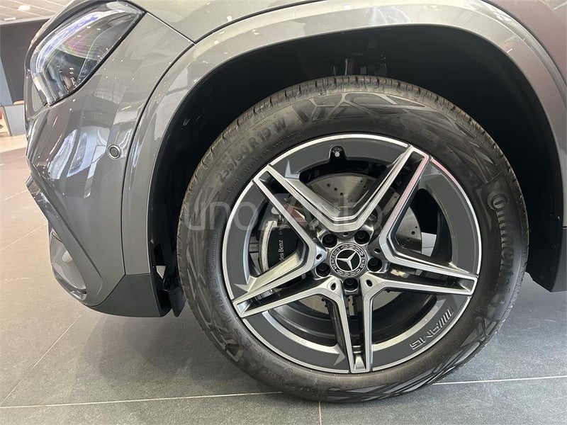 CLASE GLA 250 e con tecnología híbrida EQ