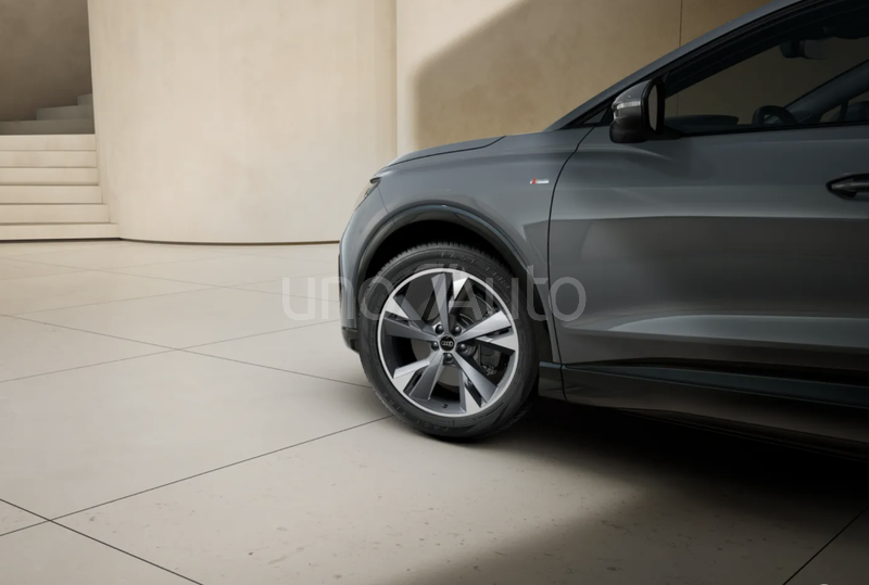 Q4 e-tron 45 Genuine edition 210kW 82KWh