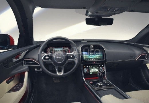XE 2.0 I4 R-Dynamic SE RWD Aut. 250