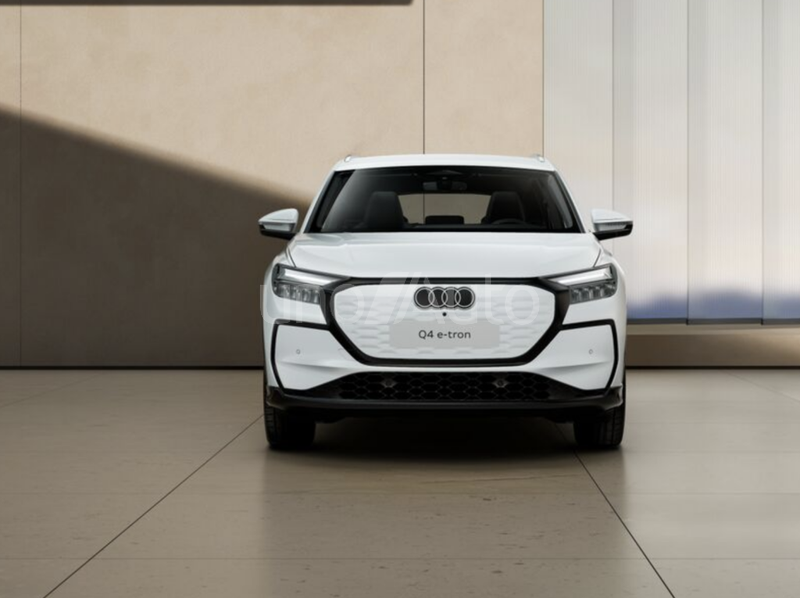 Q4 e-tron performance Advanced 210kW 82KWh