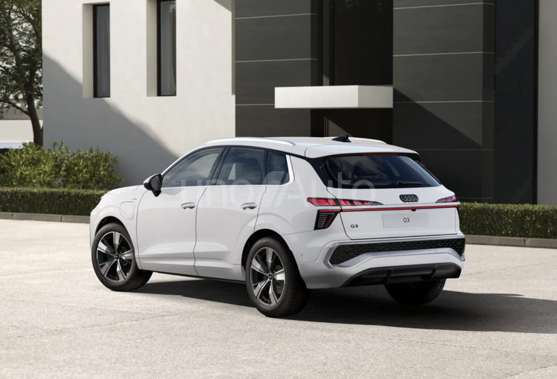Q3 e-hybrid S Line S tronic 200kW