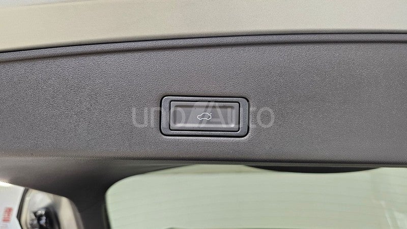 MY2 - Premium 1.6 TGDI 108kW (14cv)