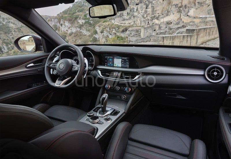 Stelvio 2.2 Sprint RWD Aut. 160