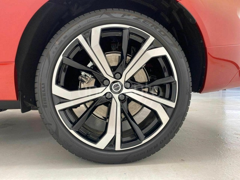 2.0 T6 AWD Recharge Plus Dark Auto