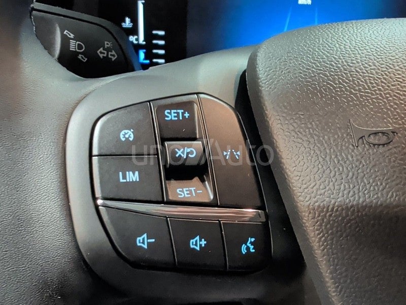 Tourneo Courier 1.0 Ecoboost Titanium