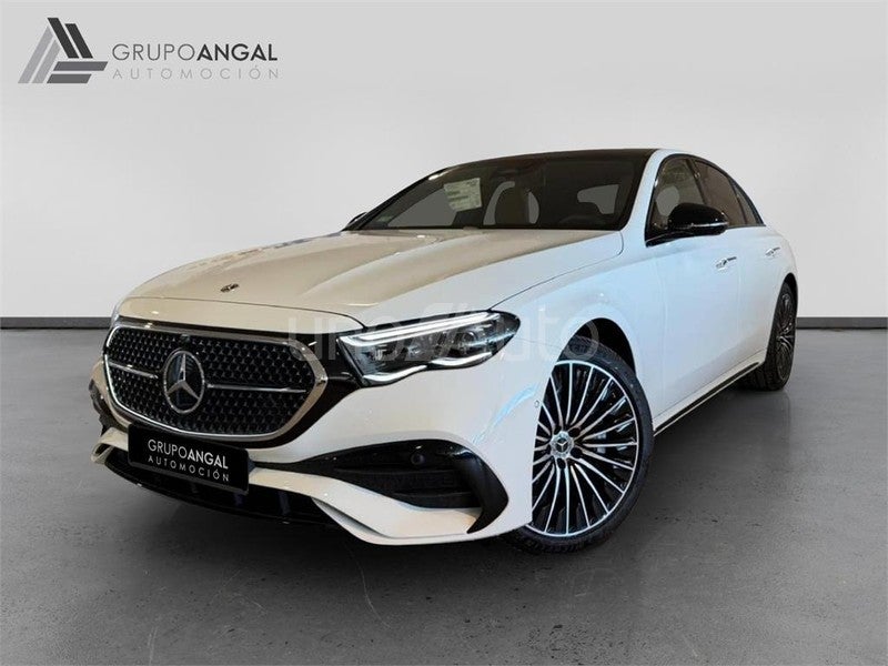 CLASE E 300 e con tecnología hibrida EQ