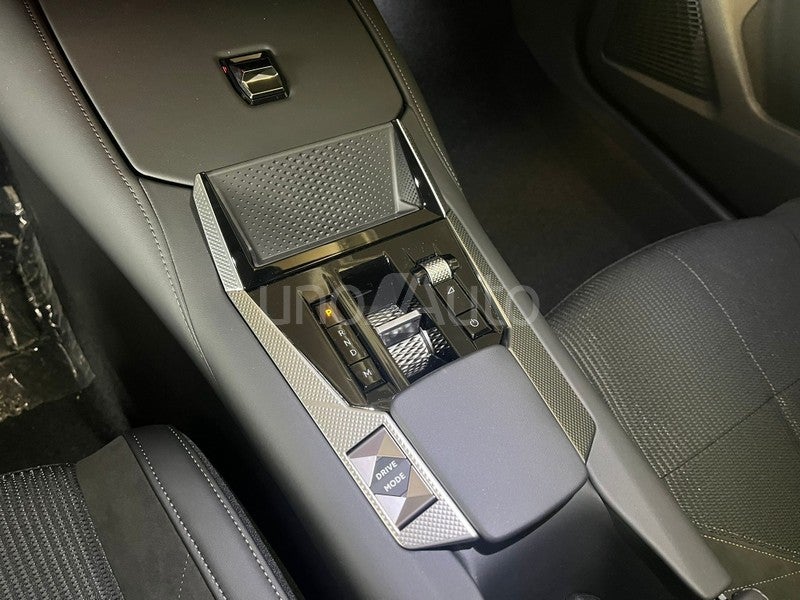 DS Nº4 Hybrid Performance Line Aut. 145