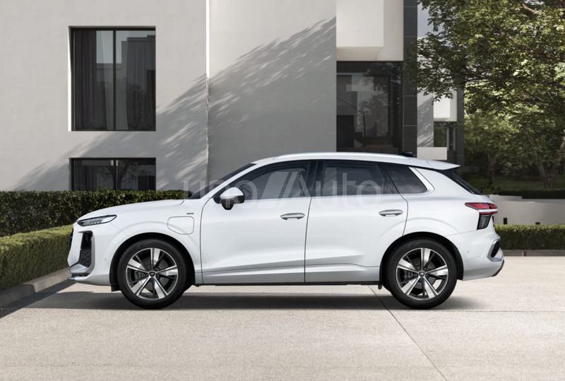 Q3 e-hybrid S Line S tronic 200kW