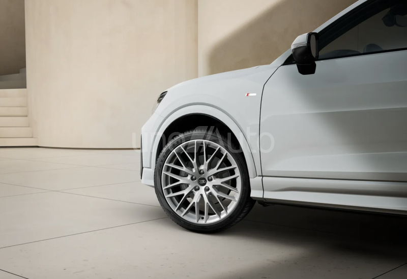 Q2 30 TDI Adrenalin 85kW