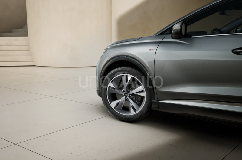 Q4 e-tron 45 Genuine edition 210kW 82KWh