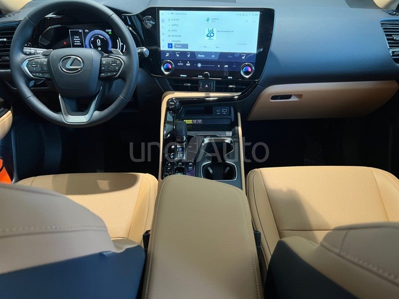 NX 450h+ Premium+ 4WD