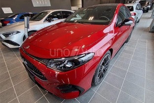 MERCEDES-BENZ Clase CLA 180 con tecnología híbrida